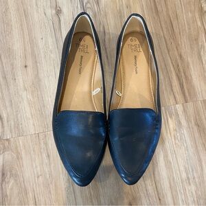 Time and Tru black pointed toe, faux leather dress flats with memory foam soles